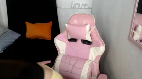 hannah online show from May 1, 12:52 pm