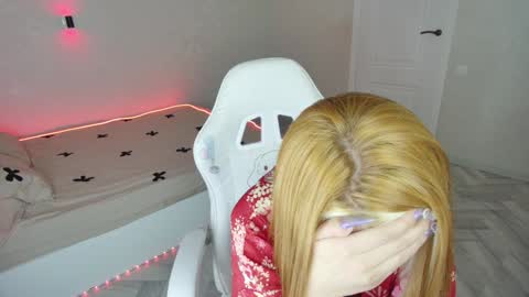 rileymee online show from January 28, 2:21 pm