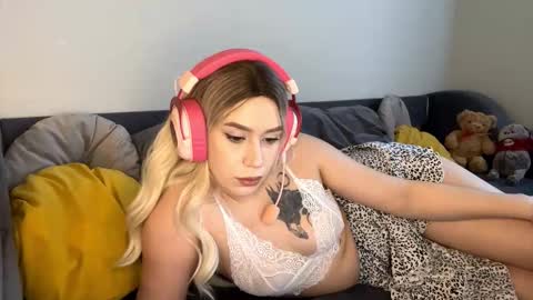 Emily online show from October 21, 8:40 am