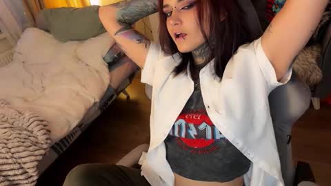   DianaBrite            fansl y online show from November 8, 2:00 pm