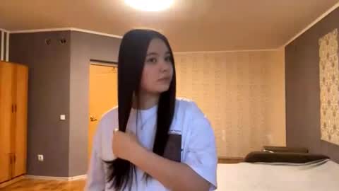 Aya online show from February 3, 1:05 pm