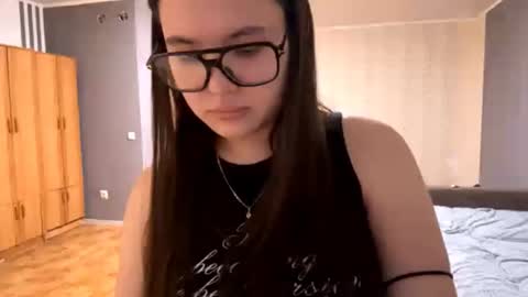 Aya online show from February 2, 1:32 pm