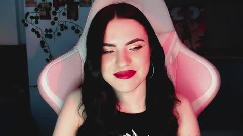 Sophie  online show from March 6, 10:52 am