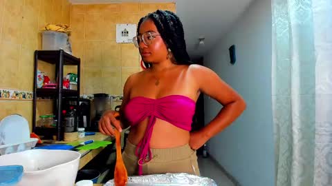 Is A Belle online show from October 16, 12:35 am