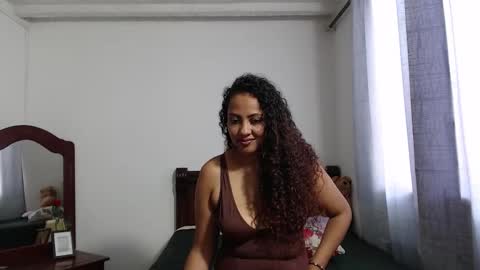 Snapshot of rominaklein chatting on September 16, 8:17 pm Romina online show from September 16, 8:17 pm