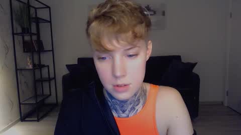 Roni online show from December 18, 9:29 pm