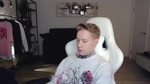 Roni online show from February 15, 10:00 pm