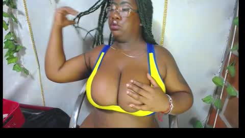 roos_veyker online show from November 8, 5:40 pm