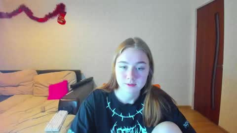 rosalina1690 online show from December 11, 9:01 pm