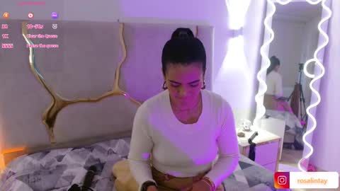Snapshot of rosalind_tay chatting on October 18, 12:52 pm ROSALIN online show from October 18, 12:52 pm