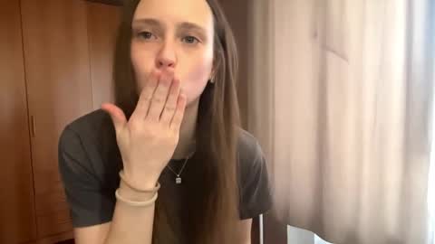 Emma online show from April 9, 2:25 am