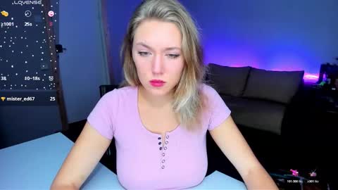 Snapshot of rose_brooks chatting on October 20, 7:50 pm Rose but u can call me princess online show from October 20, 7:50 pm