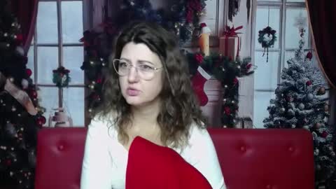 RoseHille online show from December 20, 7:12 am