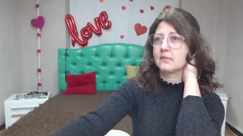 RoseHille online show from February 15, 6:05 am