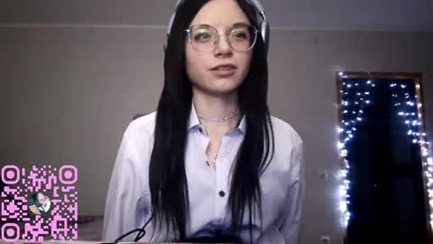 Violeta online show from December 17, 8:35 pm