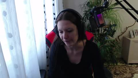 Lina online show from April 10, 10:32 am