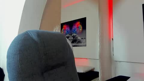 rosi_cooper online show from April 18, 11:24 am