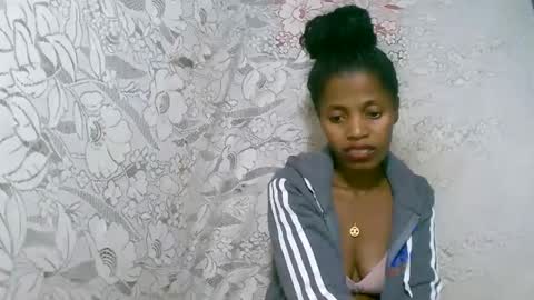 rosia online show from December 3, 1:46 pm