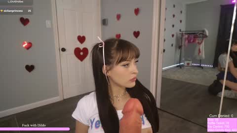 Snapshot of rosiebones chatting on February 5, 7:53 pm Rosie Bones online show from February 5, 7:53 pm