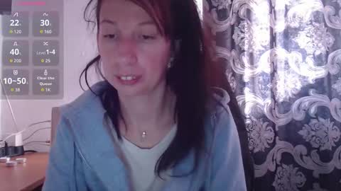 RosieHayes online show from November 13, 8:24 am