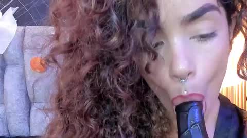 Roxanna online show from October 30, 1:23 pm