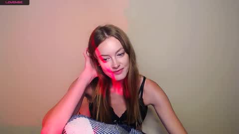 Roxa online show from October 7, 2:43 pm