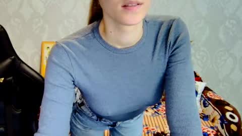 roxie_shy online show from October 6, 6:19 am