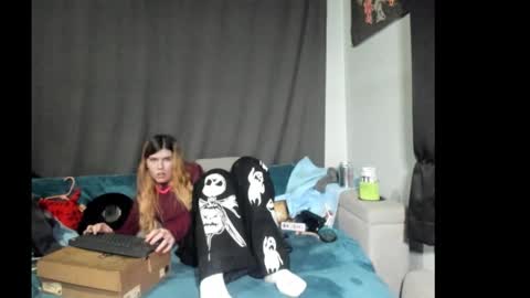 roxihazeleyes online show from December 21, 5:55 am