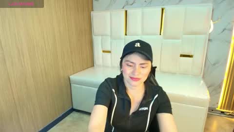 Roxy online show from March 23, 1:17 pm