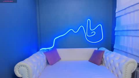 Roxy online show from April 20, 1:30 am