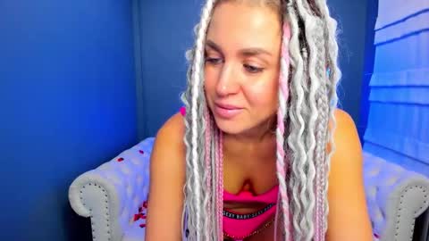 Roxy online show from December 2, 1:40 am