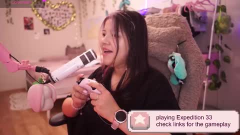 roxysuh online show from December 1, 8:40 am