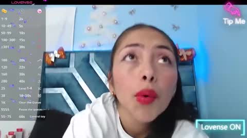 Ruby Jhones online show from December 12, 2:00 pm