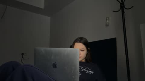 Leslie online show from November 16, 6:59 am