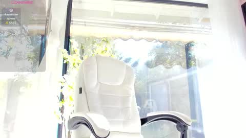 Ava online show from October 10, 11:04 am