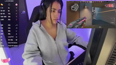 Angie  online show from November 27, 4:43 pm