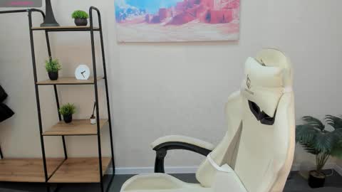 Snapshot of sabrina_moun chatting on October 21, 9:35 am sabrina_moun online show from October 21, 9:35 am
