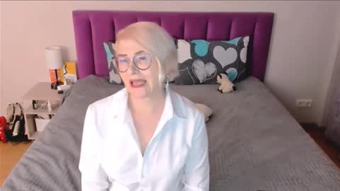 Sabrina MacMarren online show from October 5, 7:19 pm