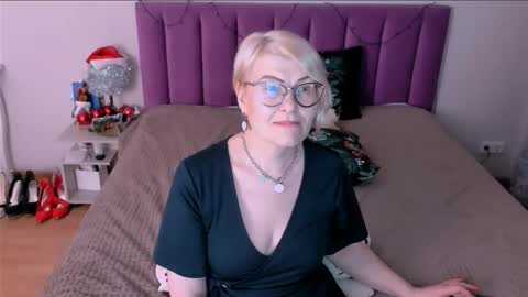 Sabrina MacMarren online show from January 6, 5:38 pm