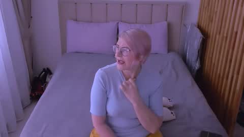 Sabrina MacMarren online show from March 21, 8:41 am