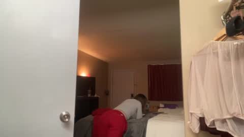 IM BACK BITCHES Wheres my group of SEXY SLUTS online show from December 27, 12:07 am