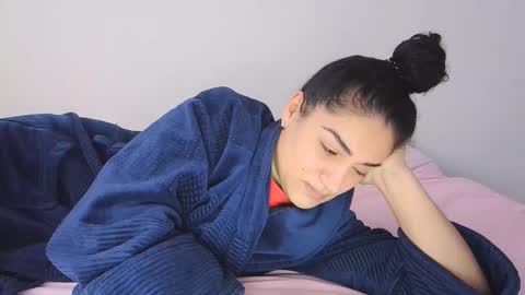 Queen online show from December 15, 8:52 am