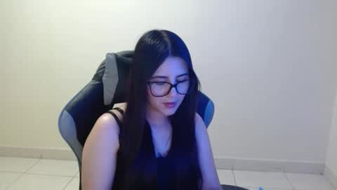 Sahaliefox  online show from November 3, 11:20 pm