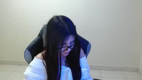 Sahaliefox  online show from October 24, 11:01 pm