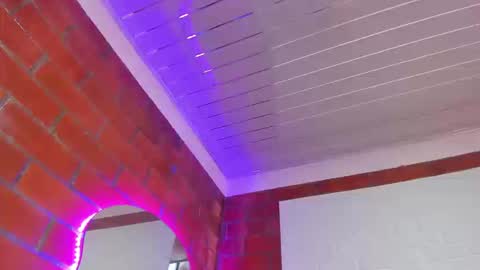 sainix_ online show from September 29, 9:31 pm