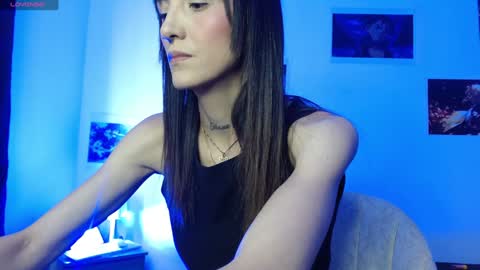 Sakura Skinny online show from December 18, 3:33 pm