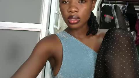 sally_beauty2023 online show from April 17, 8:16 am