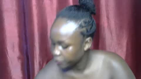 sally_bee1 online show from April 6, 3:50 am