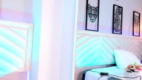  Sally White  online show from January 21, 3:04 am