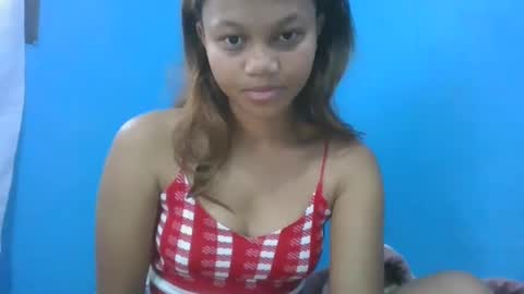 Snapshot of sallywett chatting on December 11, 4:28 am SallyWett online show from December 11, 4:28 am